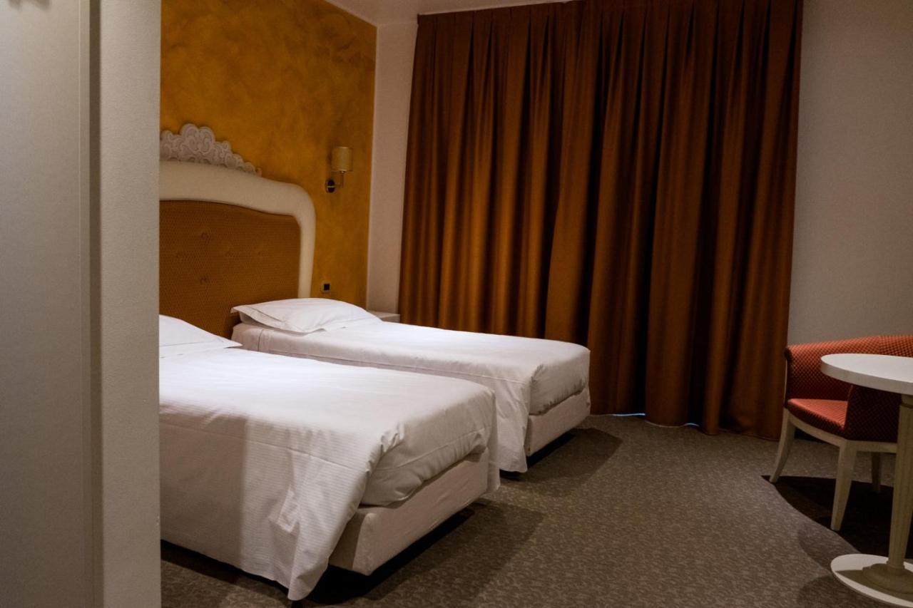 Hotel Palace La Conchiglia D' Oro 4*